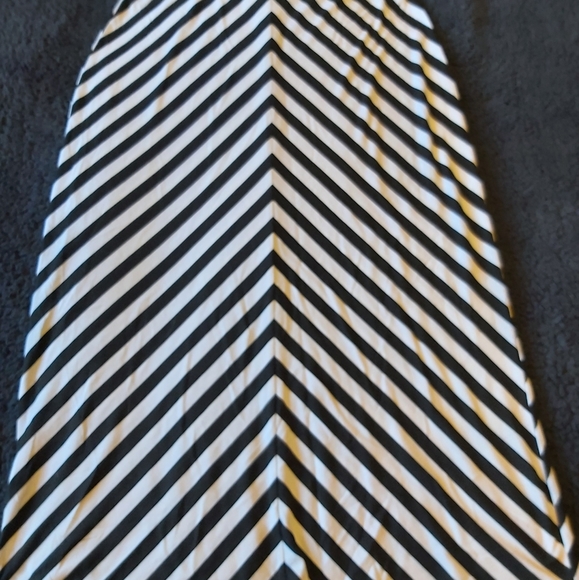 2/$20 Striped maxi skirt - Picture 3 of 4